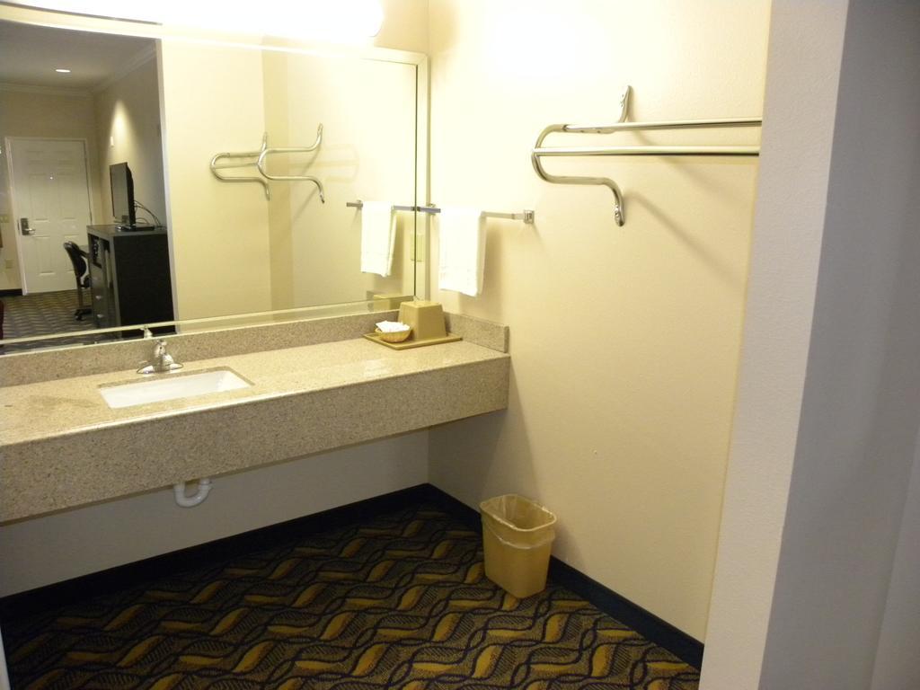 Palace Inn Kingwood Humble Bilik gambar